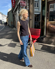Indlæs billede til gallerivisning Cloud Top PetiteKnit strikkekit [Tynn Line]
