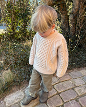 Indlæs billede til gallerivisning Dagmar Sweater Junior - strikkekit [Double Sunday] PetiteKnit
