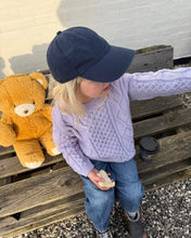 Indlæs billede til gallerivisning Dagmar Sweater Junior - strikkekit [Double Sunday] PetiteKnit
