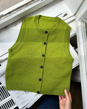 Indlæs billede til gallerivisning Maggie Vest PetiteKnit garnpakke [Australia]
