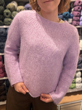 Indlæs billede til gallerivisning Plain Yoke Pullover - garnpakke [Gran Gala] LeKnit
