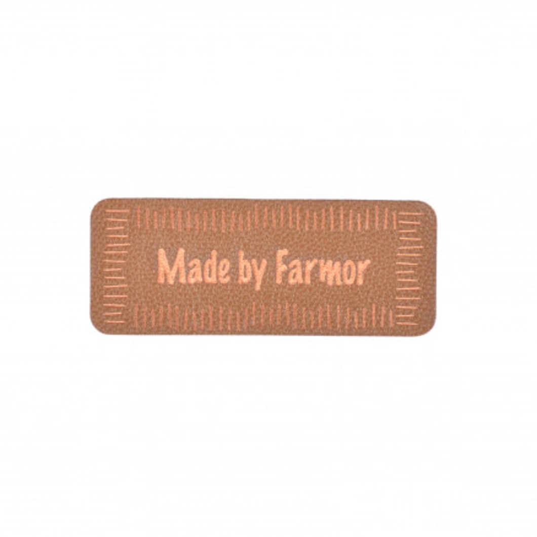 Label brun læder - made by farmor