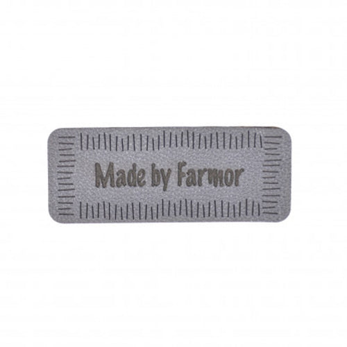 Label grå læder - made by farmor
