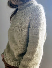 Indlæs billede til gallerivisning Opskrift på Peacock Sweater fra Le Knit
