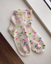 Indlæs billede til gallerivisning Opskrift på Everyday Socks Junior fra PetiteKnit

