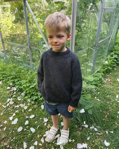 Opskrift på Hanstholm Sweater Junior fra PetiteKnit