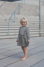 Indlæs billede til gallerivisning Opskrift på Noras Nederdel fra PetiteKnit
