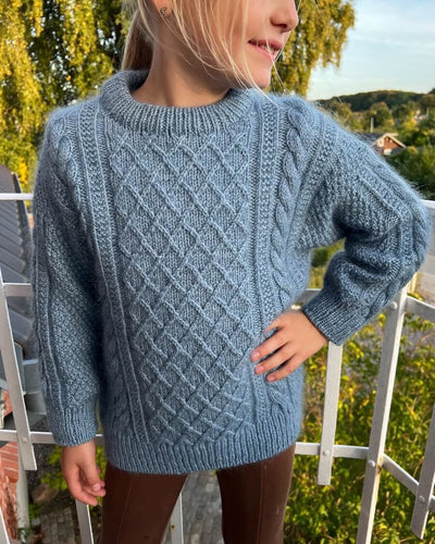 Opskrift på Moby Sweater Junior fra PetiteKnit
