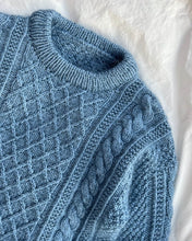 Indlæs billede til gallerivisning Opskrift på Moby Sweater Junior fra PetiteKnit
