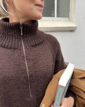 Indlæs billede til gallerivisning Opskrift på Zipper Sweater Light fra PetiteKnit
