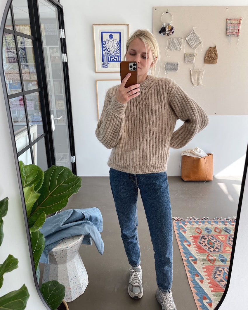 Opskrift på September Sweater fra PetiteKnit