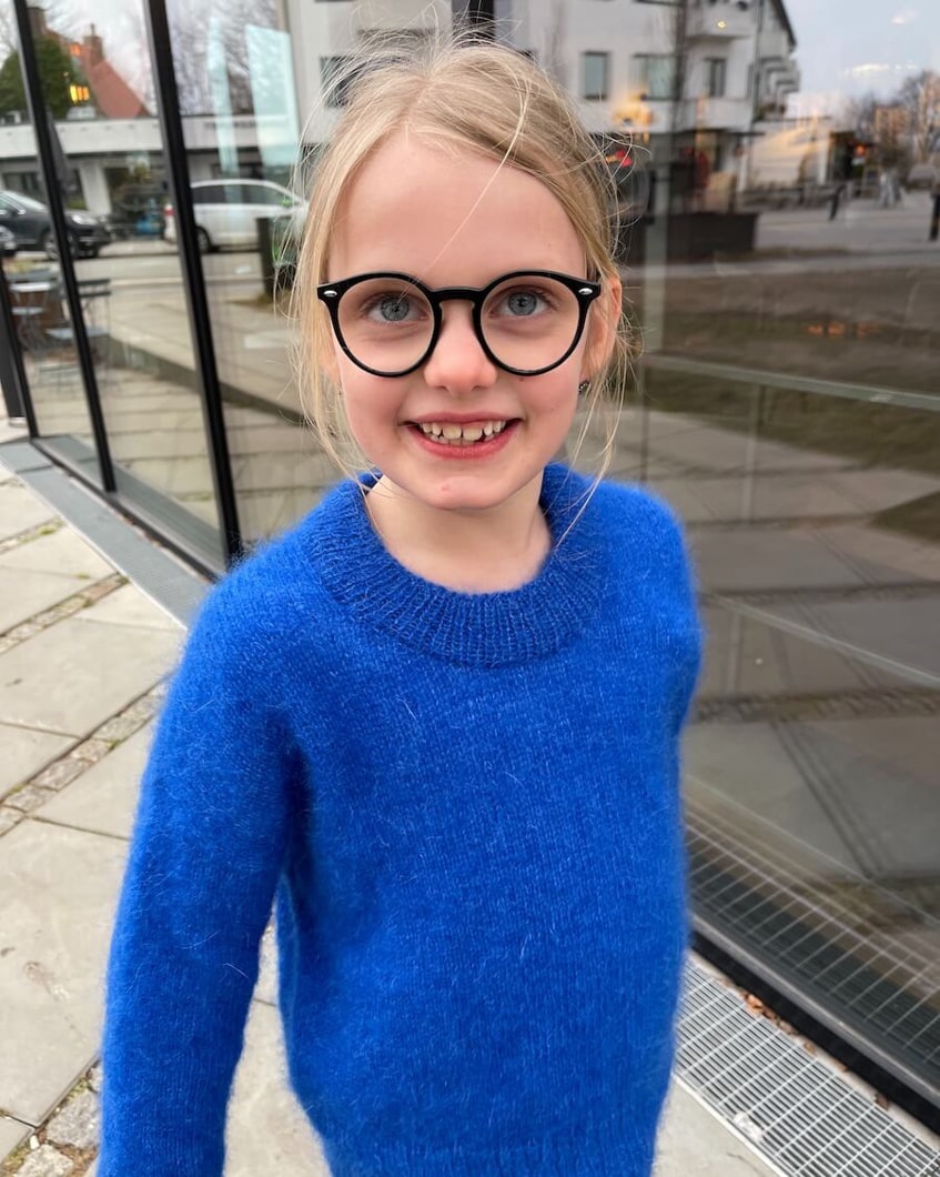 Opskrift på Stockholm Sweater Junior fra PetiteKnit
